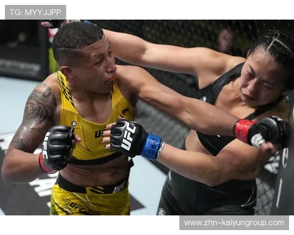 UFC拳手差点被锁技扭断手臂，惊险瞬间揭秘